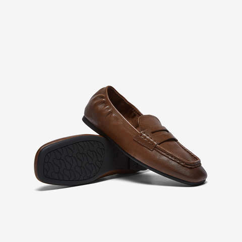 百思图2026春季新款乐福鞋简约复古通勤方头女单鞋UXE01AA6