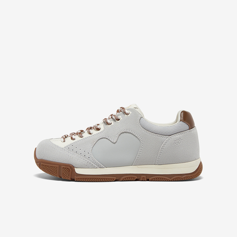 百思图2026春季新款商场同款德训鞋时尚复古女运动休闲鞋W8088AM6