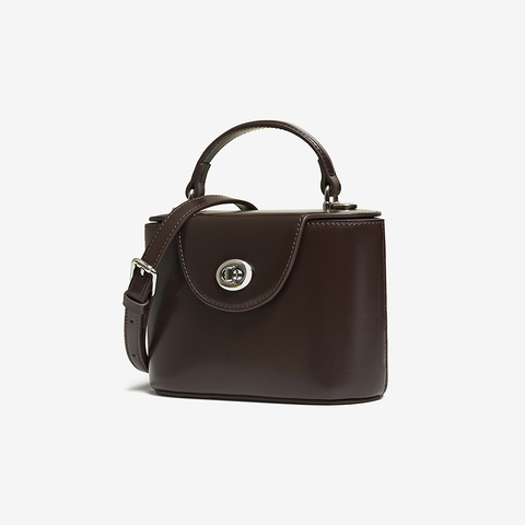 百思图2026春季新款商场同款小方包简约通勤斜挎包TY065AX6