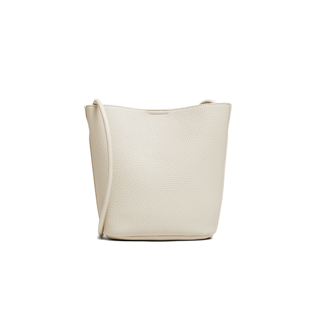 百思图2026春季新款商场同款水桶包简约通勤单肩包女TY084AX6