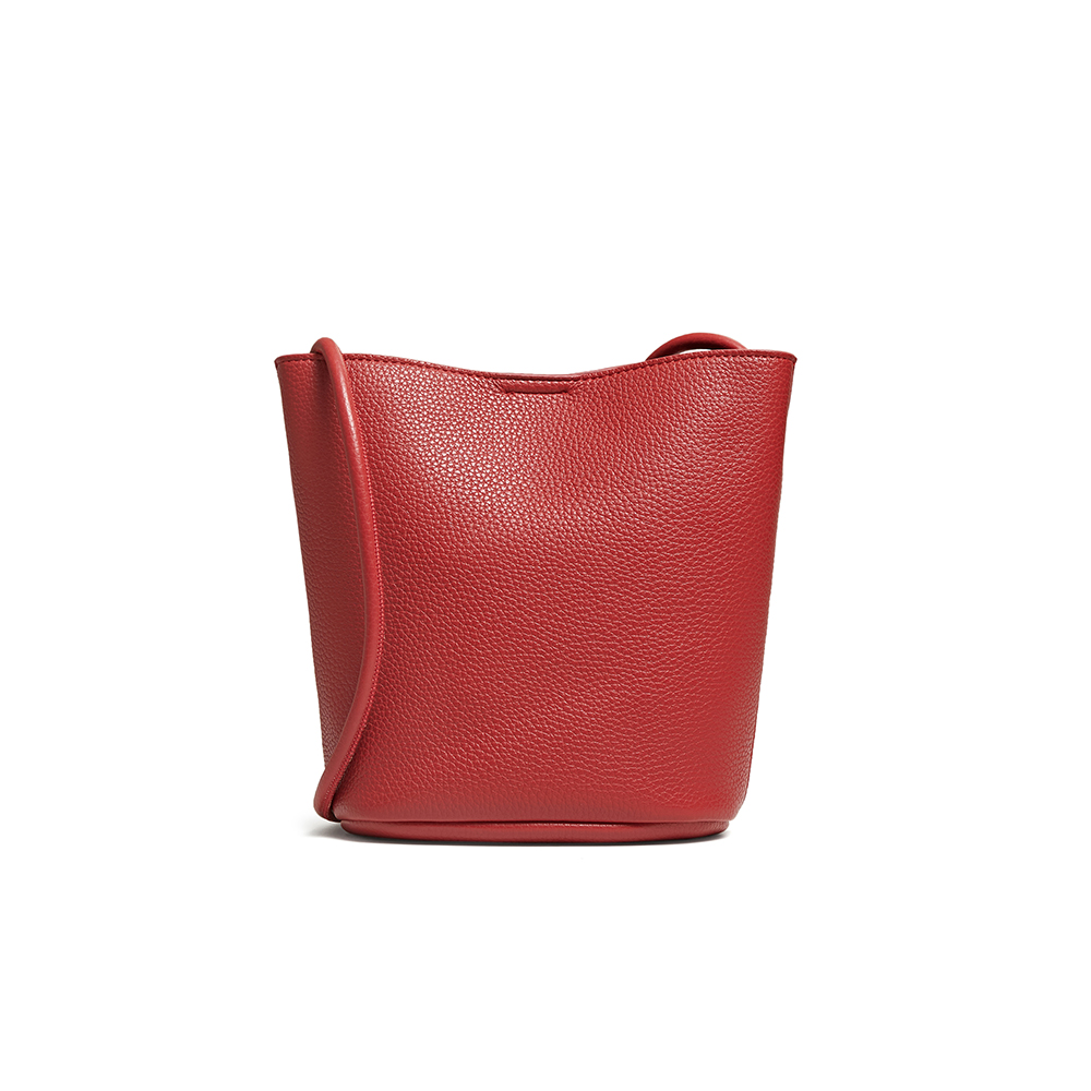 百思图2026春季新款商场同款水桶包简约通勤单肩包女TY084AX6