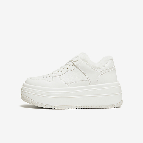 百思图2026春季新款商场同款板鞋户外加绒保暖女休闲鞋WW782AM6