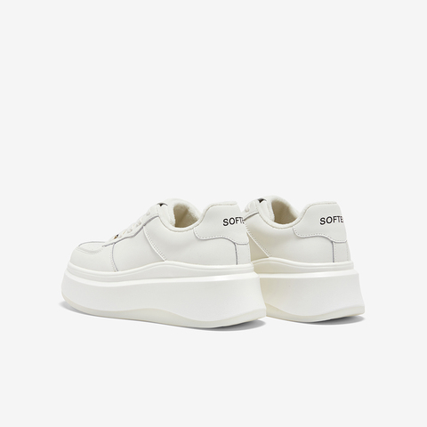 百思图2026春季新款小白鞋时尚简约户外女休闲运动鞋V0048AM6