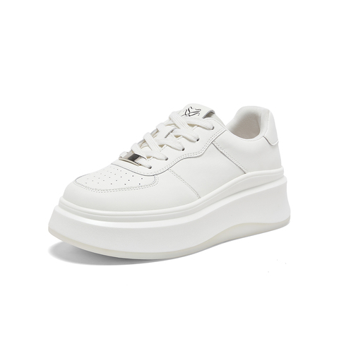 百思图2026春季新款小白鞋时尚简约户外女休闲运动鞋V0048AM6