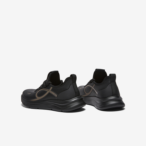 百思图2026春季新款简约户外厚底男休闲鞋25708AM6