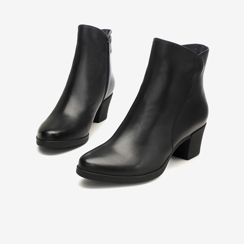 Bata短靴女2020冬商场新款真羊皮中高粗跟软底透气时装靴AQ748DD0
