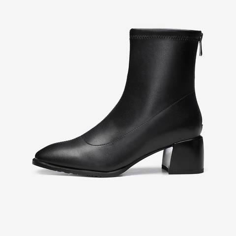 Bata瘦瘦短靴子女2020冬商场新款英伦百搭中粗跟弹力袜靴AMO40DD0