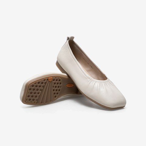 Bata奶奶鞋女单2021春商场新款百搭真羊皮平软底浅口单鞋AMM02AQ1