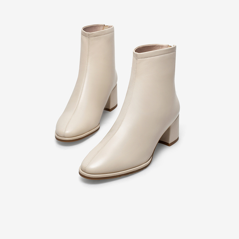 Bata瘦瘦靴女2021冬季新款百搭羊皮中粗跟时装短筒靴ANL42DD1