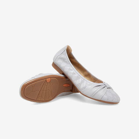 Bata浅口鞋女2023夏商场新款羊皮软底通勤透气奶奶鞋单鞋AMV08BQ3