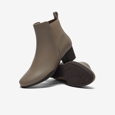 Bata时装靴女2023冬季商场新款粗跟百搭牛皮软底短筒靴VVJ02DD3