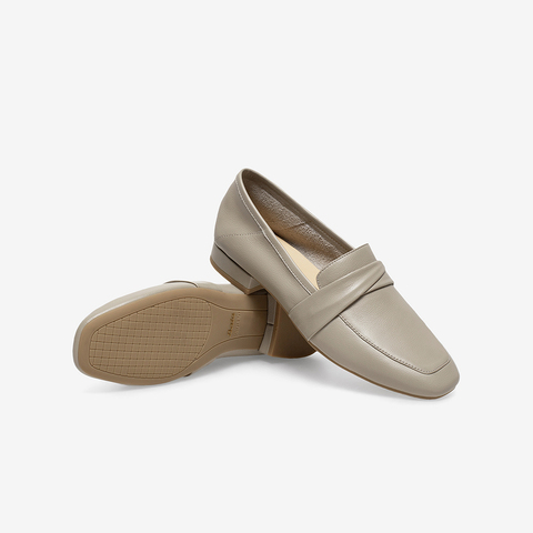 Bata乐福鞋女秋新款英伦风牛皮通勤百搭慕斯鞋一脚蹬42057CA4