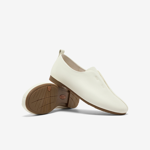 Bata一脚蹬女2025秋季商场新款英伦羊皮复古舒适休闲便鞋AZN16CA5