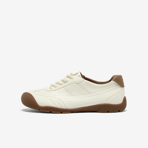 Bata休闲鞋女2025秋季商场新款牛皮通勤百搭通勤运动鞋AWU09CM5