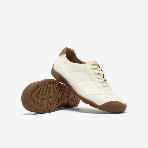 Bata休闲鞋女2025秋季商场新款牛皮通勤百搭通勤运动鞋AWU09CM5