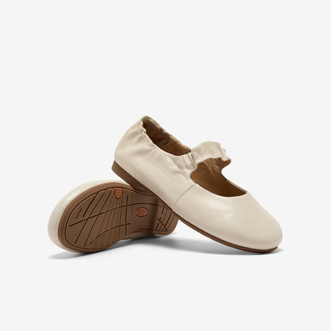 Bata玛丽珍女2025秋商场新款羊皮通勤浅口软底芭蕾舞鞋AUO24CQ5