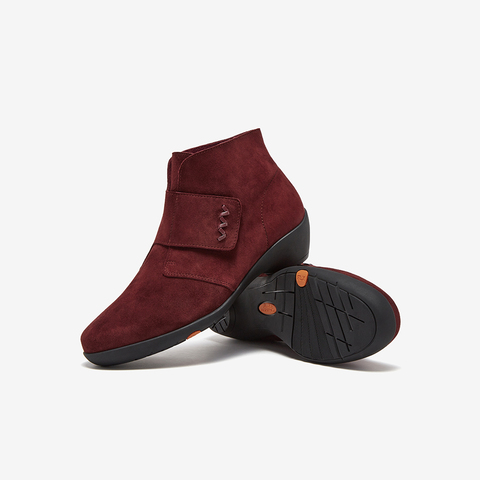 Bata时装靴女2025冬商场新款百搭软底羊皮通勤粗跟短筒靴AGW44DD5