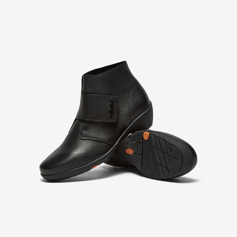 Bata时装靴女2025冬商场新款百搭软底羊皮通勤粗跟短筒靴AGW44DD5