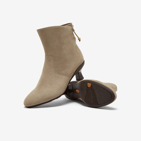 Bata时装靴女2025冬商场新款百搭软底羊皮通勤粗跟短筒靴AIR55DD5