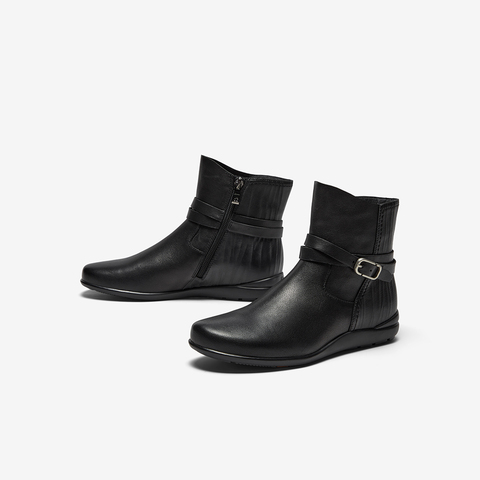 Bata时装靴女2025冬季商场新款百搭软底羊皮通勤短筒靴AWM65DD5