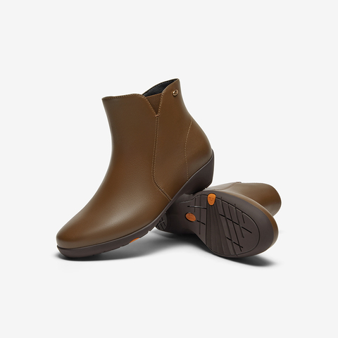 Bata时装靴女2025冬商场新款百搭软底羊皮通勤粗跟短筒靴AGW40DD5