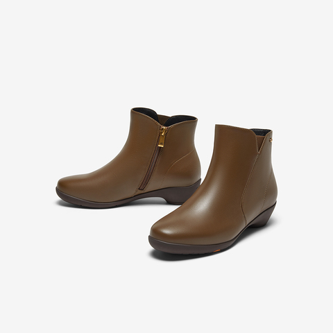 Bata时装靴女2025冬商场新款百搭软底羊皮通勤粗跟短筒靴AGW40DD5