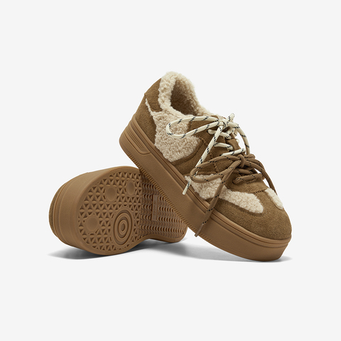 Bata休闲鞋女2025冬季新款通勤百搭牛剖皮德训鞋毛毛板鞋8091DDM5