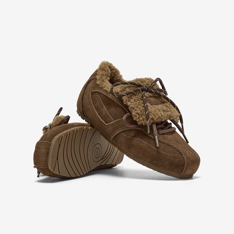 Bata休闲鞋女2025冬季牛剖皮通勤复古毛毛德训运动鞋25581DM5