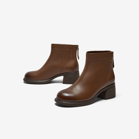 Bata时装靴女2025冬季新款百搭羊皮通勤粗跟时尚短筒靴6839DDD5