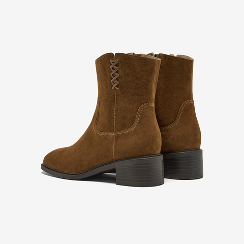 Bata西部靴女2025冬商场新款羊皮百搭复古粗跟时装牛仔靴ATO48DZ5