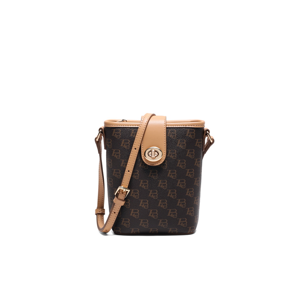 百丽包包女2023秋季新款复古休闲单肩斜挎水桶包X9188CX3