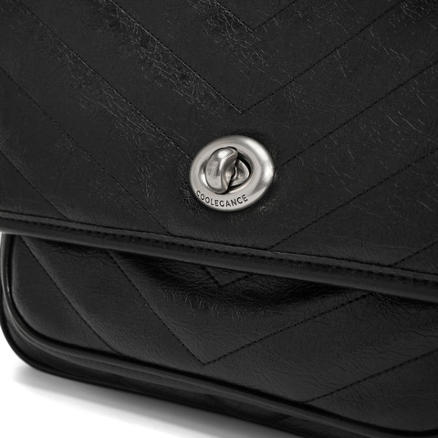 百丽包包女2024春新款时尚通勤褶皱油蜡皮简约休闲小方包X6881AX4