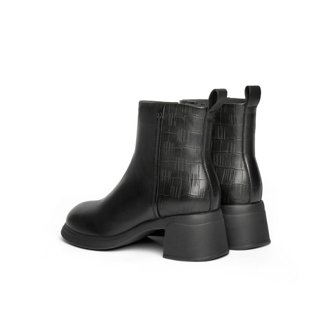 百丽气质时装靴女2024冬新商场同款真皮粗跟通勤短靴3A645DD4