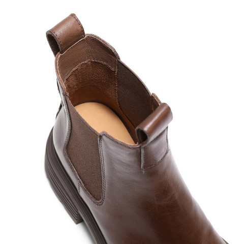 百丽时尚休闲切尔西靴女2024冬新真皮舒适时尚短靴B2309DD4