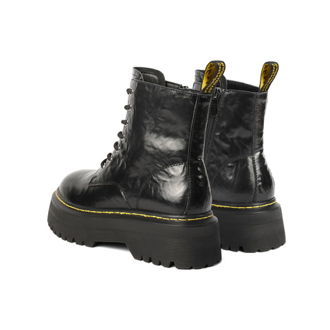 百丽街头复古马丁靴女2024冬新户外徒步短靴B8K1DDZ4