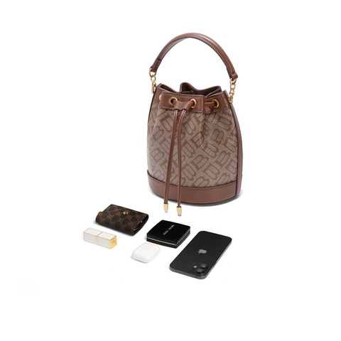 百丽包包女2025春新商场同款复古休闲单肩斜挎手提水桶包X7232AX5