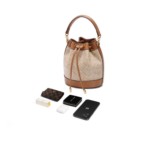 百丽包包女2025春新商场同款复古休闲单肩斜挎手提水桶包X7232AX5