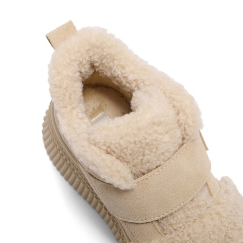 百丽休闲舒适板鞋女2025春新厚底加绒保暖高帮鞋D3L2DAM5