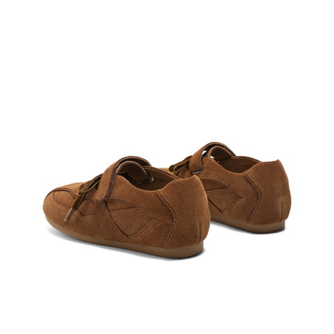 百丽休闲舒适德训鞋女2025春新质感时尚百搭板鞋D4C1DAA5