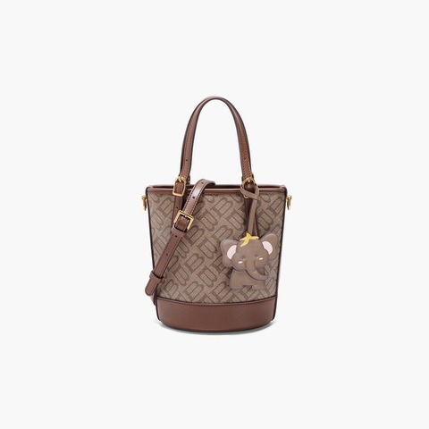 百丽包女25春商场同款小象桶复古休闲单肩斜挎手提水桶包X7233AX5