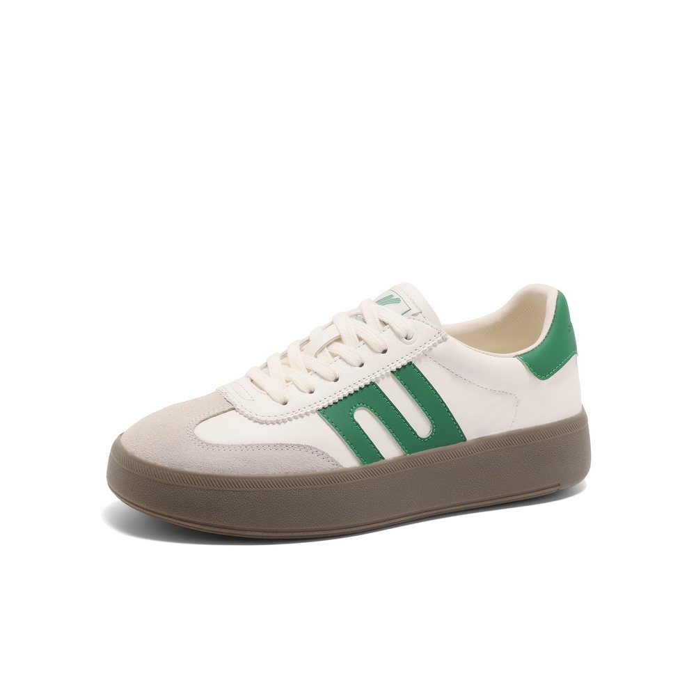 百丽休闲舒适德训鞋女2025春新时尚百搭板鞋D3A2DAM5