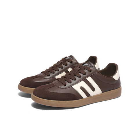 百丽潮搭撞色休闲板鞋男2025春新商场同款复古运动德训鞋8PU01AM5