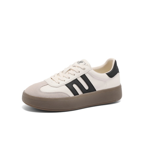 百丽休闲舒适德训鞋女2025春新时尚百搭板鞋D3A2DAM5