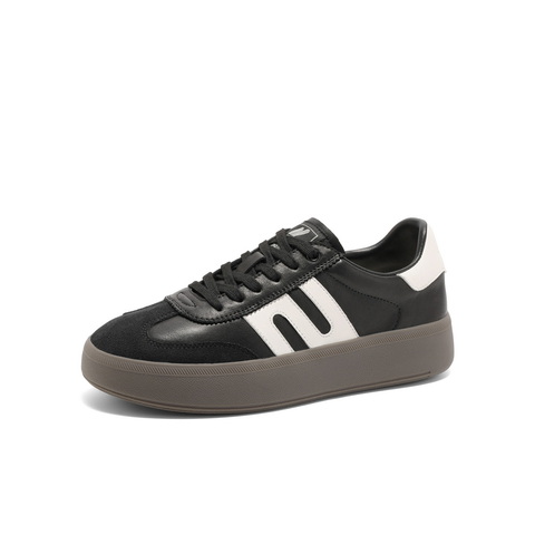 百丽休闲舒适德训鞋女2025春新时尚百搭板鞋D3A2DAM5