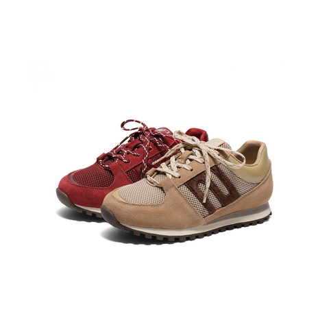 百丽时尚拼色阿甘德训鞋女2025春新商场同款舒适板鞋Y2958A85