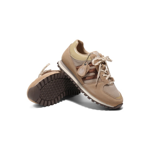 百丽时尚拼色阿甘德训鞋女2025春新商场同款舒适板鞋Y2958A85