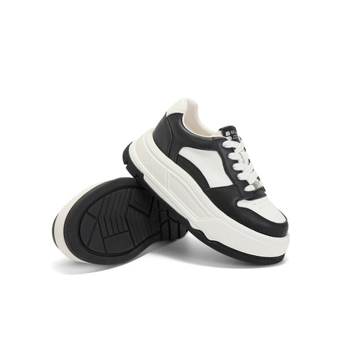 百丽简约休闲板鞋女2025春新属实厚底鞋B2457AM5