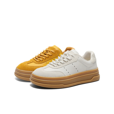 百丽休闲经典德训鞋女2025春新简约舒适板鞋B2462AM5