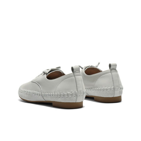 百丽小众时尚牛津鞋女2025秋新商场同款真皮薄底单鞋E2A1DCM5