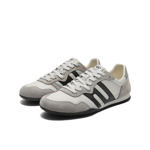 百丽户外休闲跑鞋男2025新款秋季跑道设计薄底运动阿甘鞋8VG01CM5